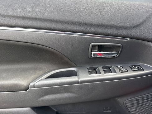 Used 2022 Mitsubishi Outlander Sport ES FWD image 10
