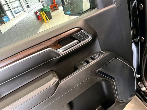 Used 2024 GMC Sierra 1500 SLT image 11