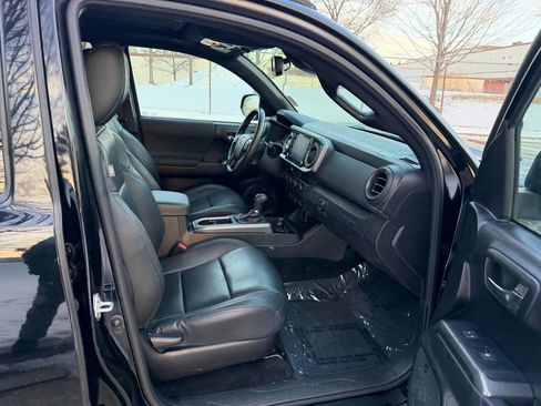 Used 2021 Toyota Tacoma TRD Off-Road w/ TRD Premium Off Road Package image 20