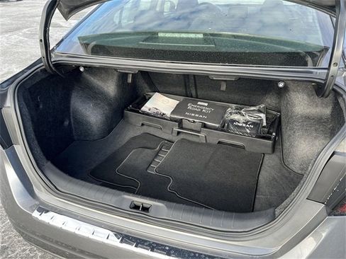 Used 2023 Nissan Altima 2.5 SV image 18