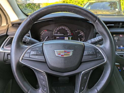 Used 2017 Cadillac XT5 Premium Luxury w/ Driver Assist Package image 24