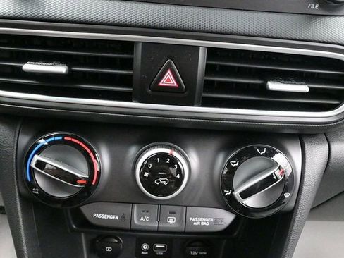 Used 2020 Hyundai Kona SE image 13