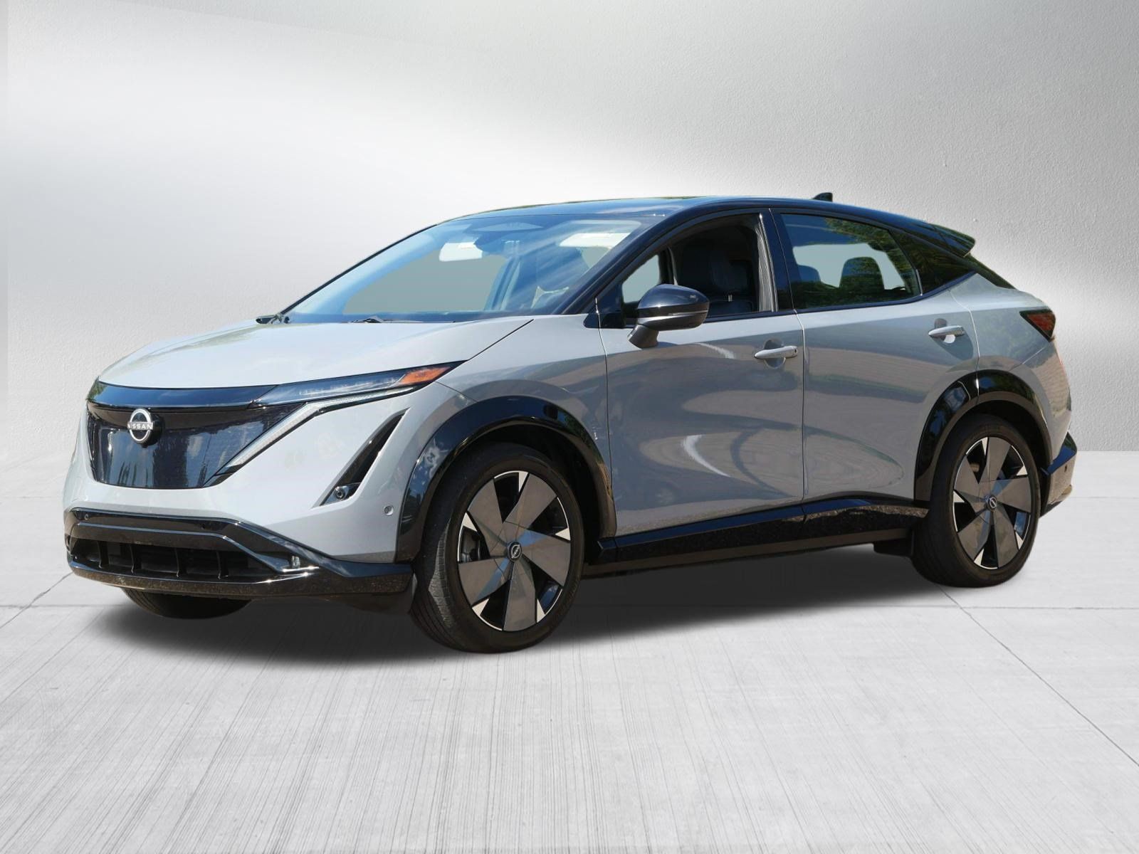 Certified 2023 Nissan Ariya AWD/4WD image 3