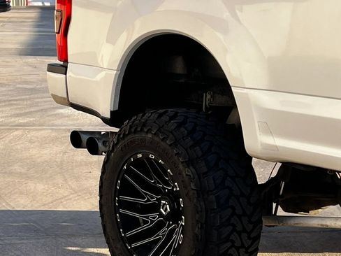 Used 2017 Ford F250 Platinum AWD/4WD image 8