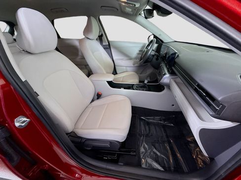 Used 2024 Hyundai Kona SEL FWD image 29