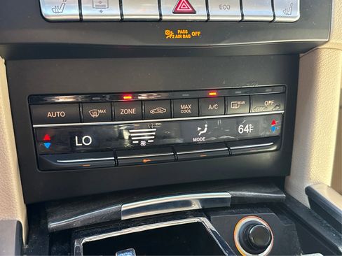 Used 2016 Mercedes-Benz E 350 4MATIC Sedan image 27