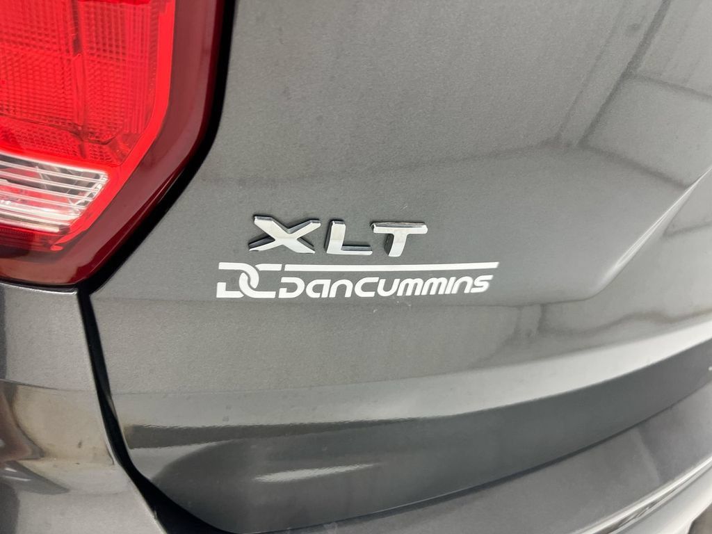 Used 2017 Ford Explorer XLT FWD image 26