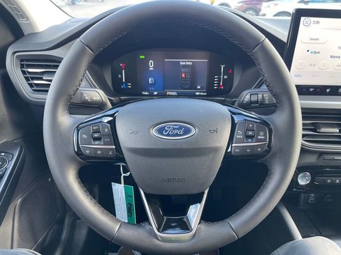 Used 2024 Ford Escape SE image 6