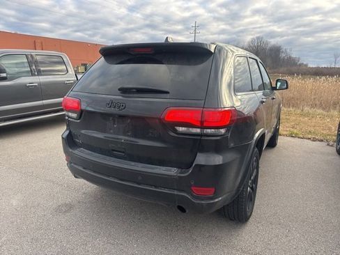 Used 2019 Jeep Grand Cherokee Altitude image 10