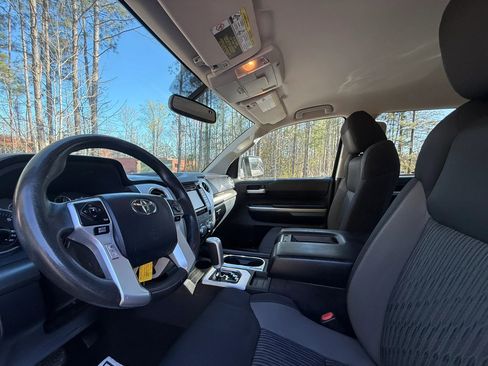 Used 2017 Toyota Tundra SR5 RWD image 14