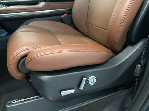 New 2026 Lincoln Navigator Reserve AWD/4WD image 28