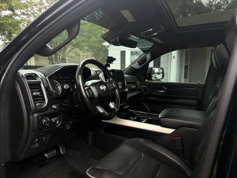 Used 2019 RAM 1500 Laramie AWD/4WD image 10