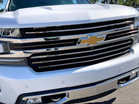 Used 2020 Chevrolet Silverado 1500 High Country w/ Technology Package AWD/4WD image 30