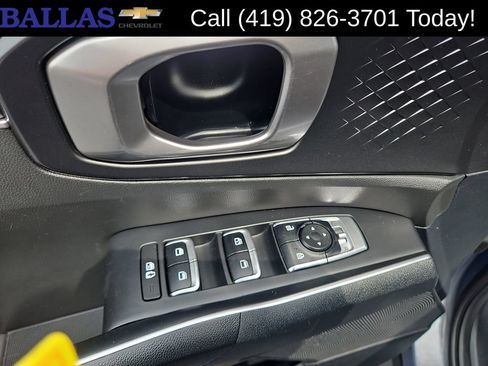 Used 2023 Kia Sorento LX AWD/4WD image 11