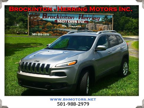 Used 2016 Jeep Cherokee Latitude w/ Comfort/Convenience Group AWD/4WD image 1