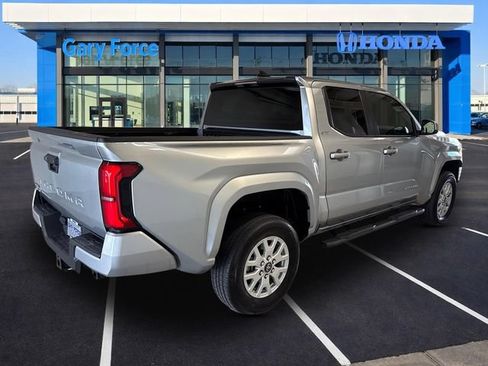 Used 2025 Toyota Tacoma SR5 AWD/4WD image 2