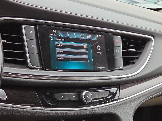 Used 2018 Buick Enclave Essence AWD/4WD image 10