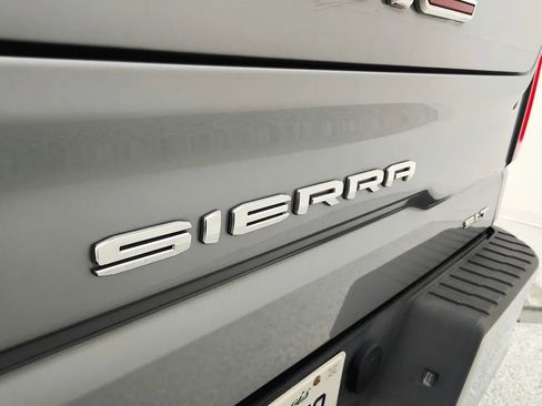 Used 2024 GMC Sierra 1500 SLT image 17