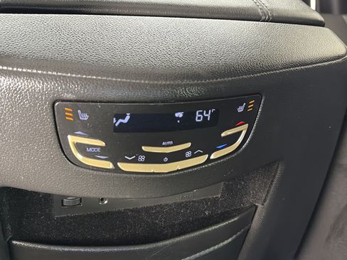 Used 2017 Cadillac Escalade Premium Luxury AWD/4WD image 19