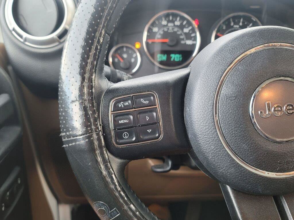 Used 2013 Jeep Wrangler Unlimited Sahara AWD/4WD image 28