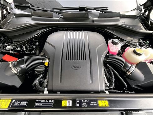 New 2026 Land Rover Range Rover Long Wheelbase SE image 12