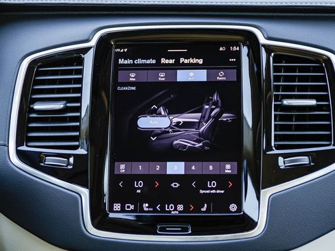 Used 2024 Volvo XC90 T8 Ultimate w/ Protection Package Premier image 16