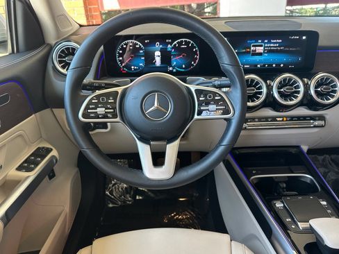 Certified 2023 Mercedes-Benz GLB 250 4MATIC image 18