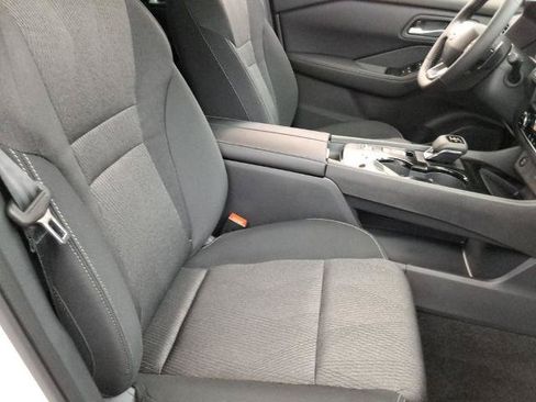 Certified 2026 Nissan Rogue SV FWD image 16