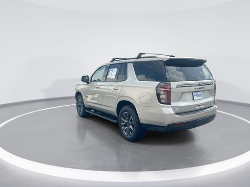 Used 2022 Chevrolet Tahoe Z71 w/ Luxury Package AWD/4WD image 7