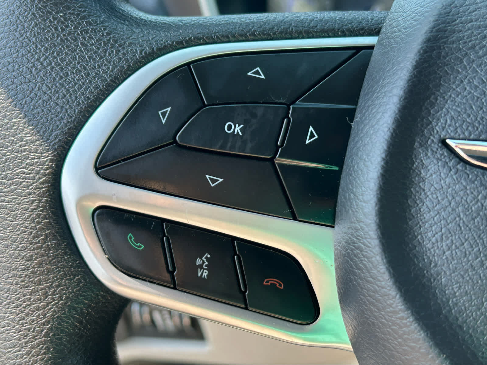 Used 2018 Chrysler Pacifica Touring Plus FWD image 29