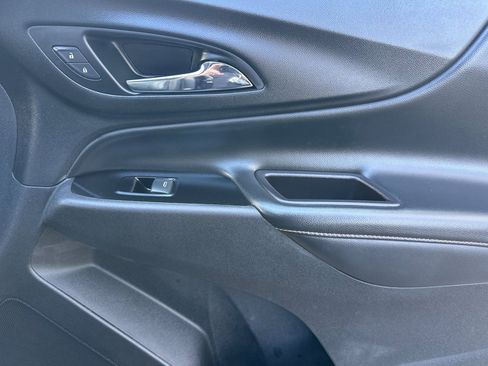 Used 2022 Chevrolet Equinox Premier image 22