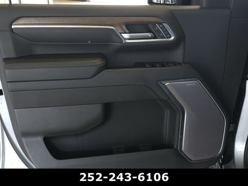 Used 2024 Chevrolet Silverado 2500 High Country w/ Technology Package AWD/4WD image 24