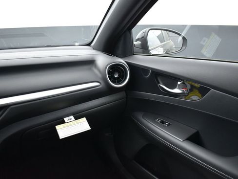 Used 2024 Kia Forte GT-Line w/ GT-Line Premium Package image 16