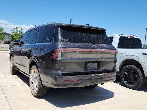 Certified 2025 Lincoln Navigator Reserve AWD/4WD image 2