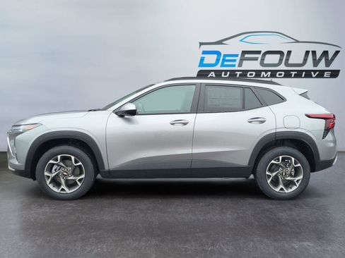 New 2026 Chevrolet Trax LT w/ Driver Confidence Package image 6