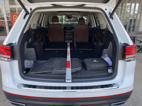 Certified 2023 Volkswagen Atlas SE w/ Panoramic Sunroof Package FWD image 21