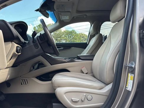 Used 2019 Lincoln Nautilus Reserve w/ Driver Assistance Package FWD image 12