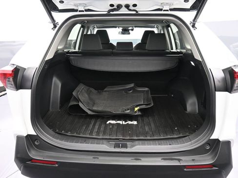 Certified 2022 Toyota RAV4 XLE image 21