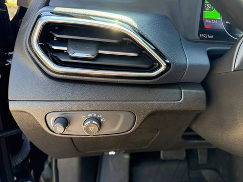 Used 2022 Chevrolet Bolt EUV Premier w/ Launch Edition FWD image 14