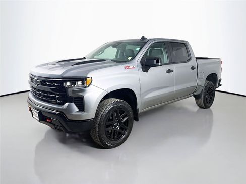 Used 2025 Chevrolet Silverado 1500 LT Trail Boss w/ Convenience Package II AWD/4WD image 5