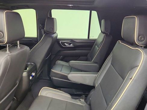 Used 2023 GMC Yukon SLT w/ SLT Premium Package AWD/4WD image 22
