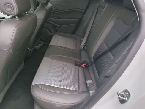Used 2025 Chevrolet Trax LT FWD image 22