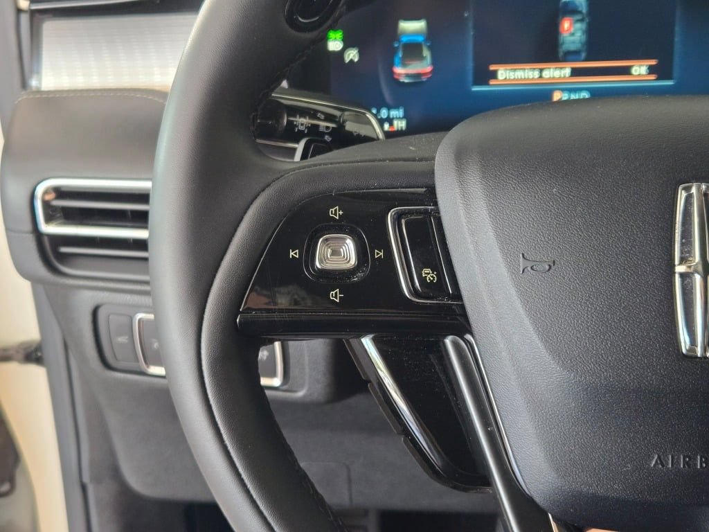 Used 2023 Lincoln Corsair AWD image 33