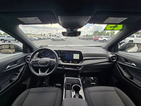 Used 2025 Chevrolet Equinox LT w/ Safety and Technology Package AWD/4WD image 21