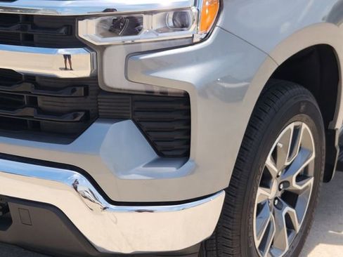 Used 2023 Chevrolet Silverado 1500 LT AWD/4WD image 9