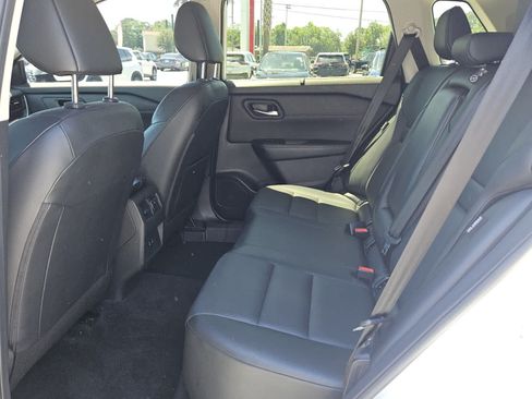 Used 2024 Nissan Rogue SV w/ SV Premium Package FWD image 4