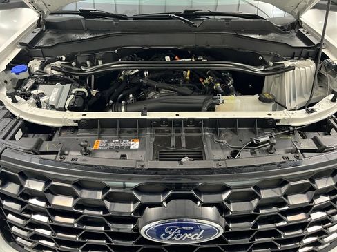 Used 2025 Ford Explorer ST-Line w/ ST-Line Street Pack image 70