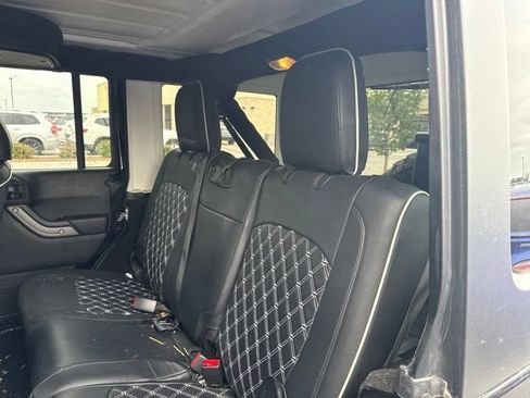 Used 2018 Jeep Wrangler Unlimited Sport S AWD/4WD image 7