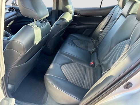 Used 2020 Toyota Camry SE FWD image 22
