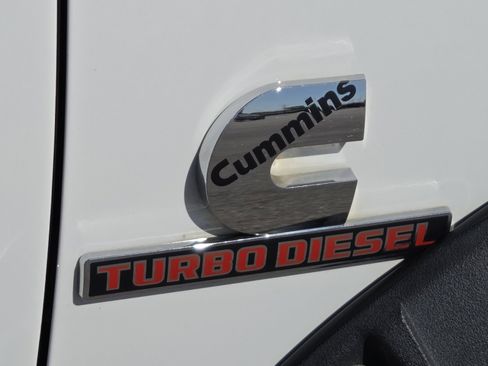 Used 2018 RAM 2500 Tradesman w/ Chrome Appearance Group AWD/4WD image 8